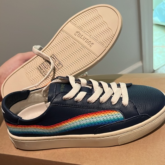 SOLUDOS BRAND NEW WITH TAGS!! - Picture 3 of 6